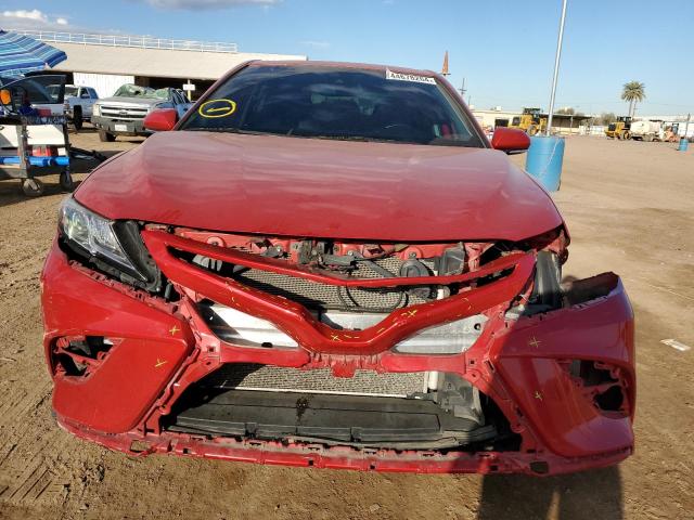 4T1J11AK2LU361276 - 2020 TOYOTA CAMRY SE RED photo 5