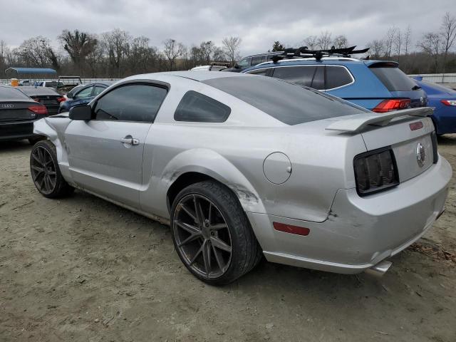 1ZVHT82H155127276 - 2005 FORD MUSTANG GT SILVER photo 2