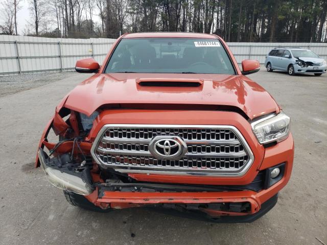 3TMAZ5CN1HM028123 - 2017 TOYOTA TACOMA DOUBLE CAB ORANGE photo 5