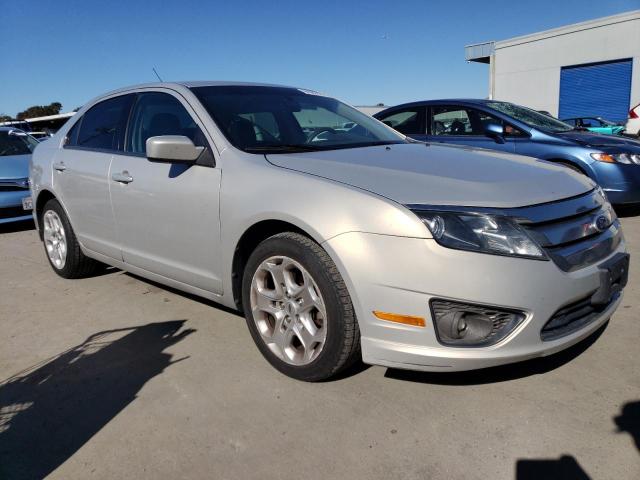 3FAHP0HG9AR312227 - 2010 FORD FUSION SE SILVER photo 4