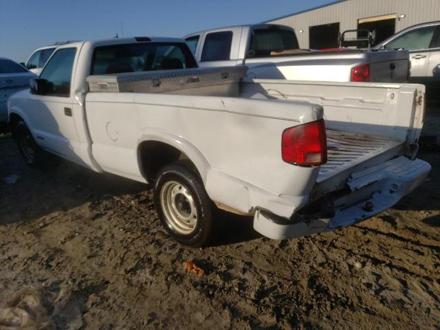 1GCCS145628224848 - 2002 CHEVROLET S TRUCK S10 WHITE photo 2