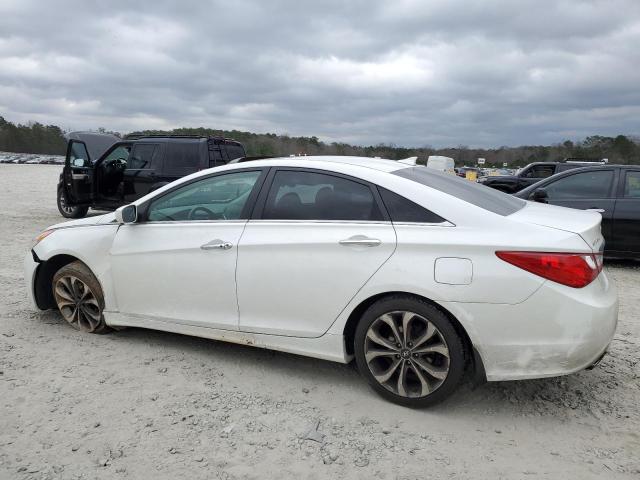 5NPEC4AB6DH768174 - 2013 HYUNDAI SONATA SE WHITE photo 2