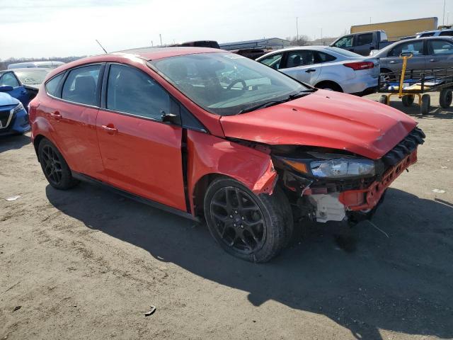 1FADP3K20GL329860 - 2016 FORD FOCUS SE RED photo 4