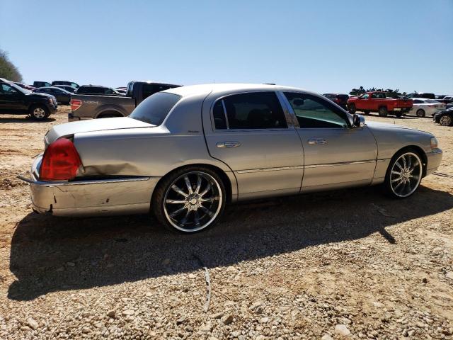 1LNHM81WX4Y622066 - 2004 LINCOLN TOWN CAR EXECUTIVE SILVER photo 3