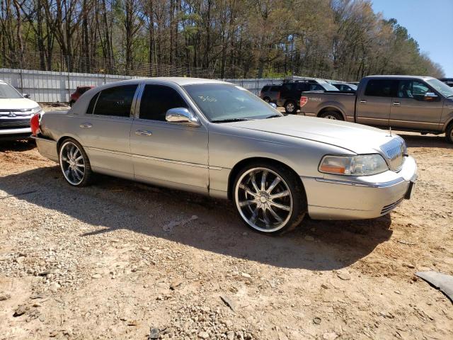 1LNHM81WX4Y622066 - 2004 LINCOLN TOWN CAR EXECUTIVE SILVER photo 4