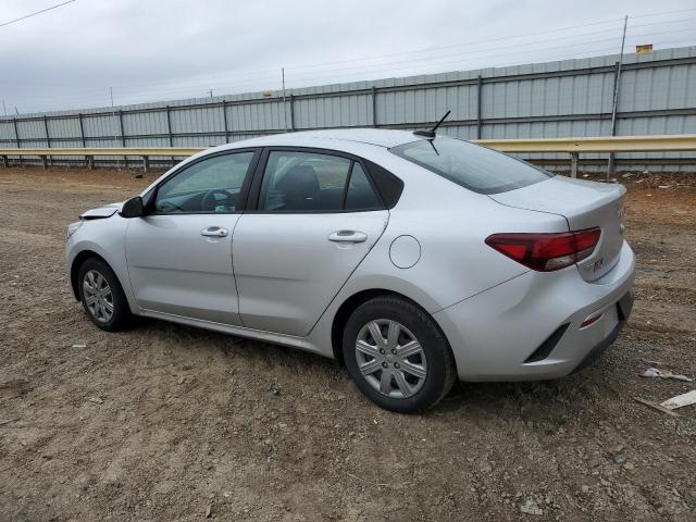 3KPA24AD9NE487897 - 2022 KIA RIO LX SILVER photo 2