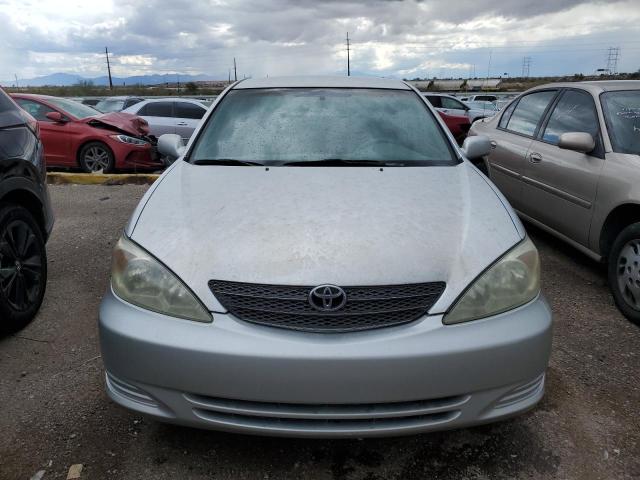 4T1BE32K22U618227 - 2002 TOYOTA CAMRY LE GRAY photo 5