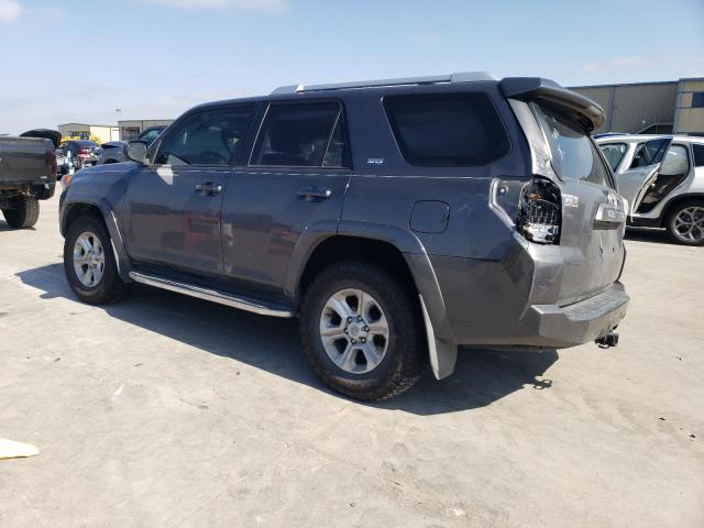 JTEZU5JRXG5136974 - 2016 TOYOTA 4RUNNER SR5 GRAY photo 2