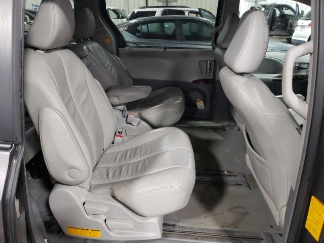 5TDYK3DC0CS212675 - 2012 TOYOTA SIENNA XLE GRAY photo 11