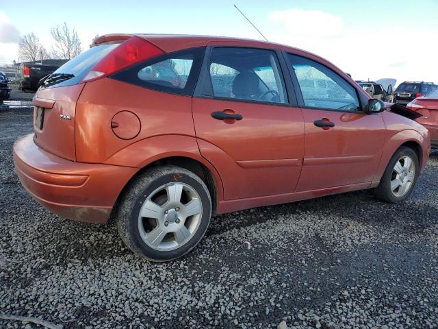 3FAFP37N95R157435 - 2005 FORD FOCUS ZX5 ORANGE photo 3