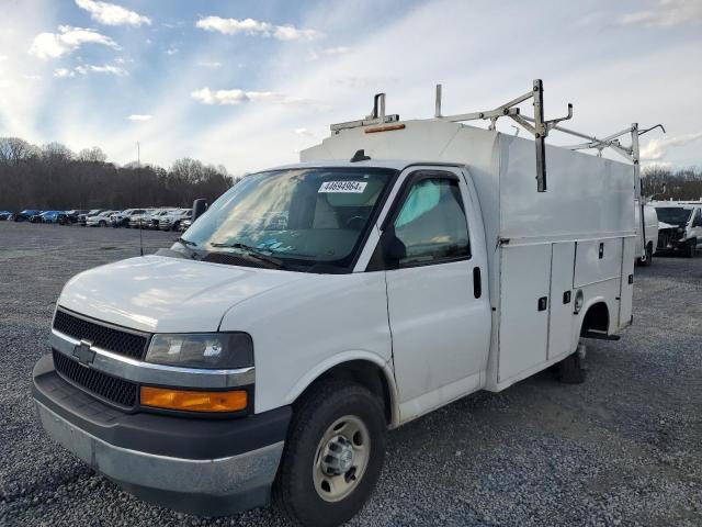 1GB0GRFGXK1211759 - 2019 CHEVROLET EXPRESS G3 WHITE photo 2