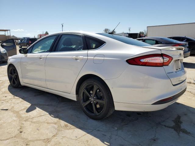 3FA6P0H75GR106581 - 2016 FORD FUSION SE WHITE photo 2