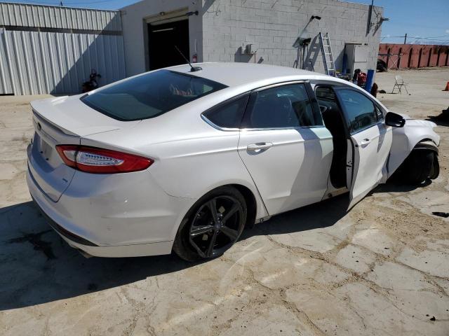 3FA6P0H75GR106581 - 2016 FORD FUSION SE WHITE photo 3