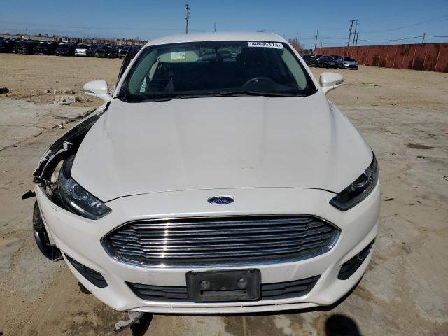 3FA6P0H75GR106581 - 2016 FORD FUSION SE WHITE photo 5