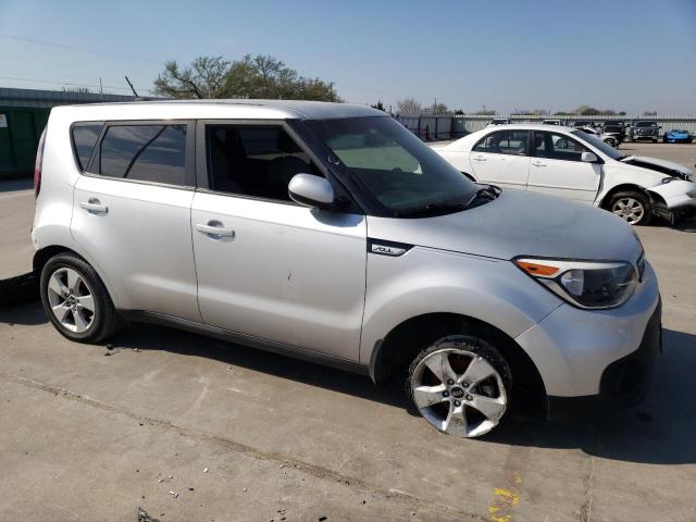 KNDJN2A26H7481067 - 2017 KIA SOUL SILVER photo 4