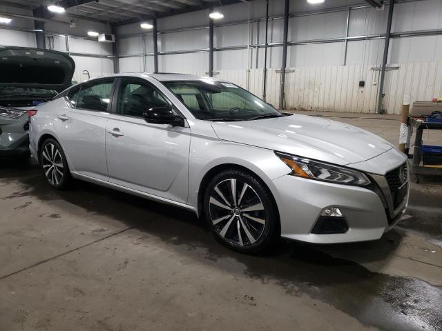 1N4BL4CV1KC110643 - 2019 NISSAN ALTIMA SR SILVER photo 4