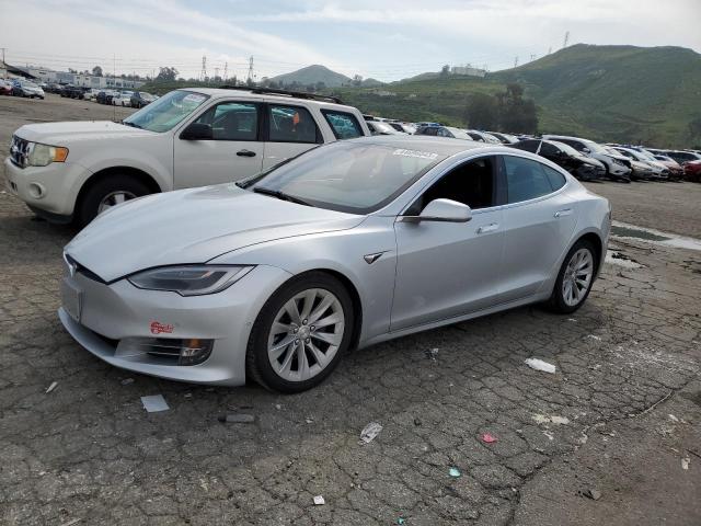 5YJSA1E22JF249392 - 2018 TESLA MODEL S Արծաթագույն լուսանկար 1