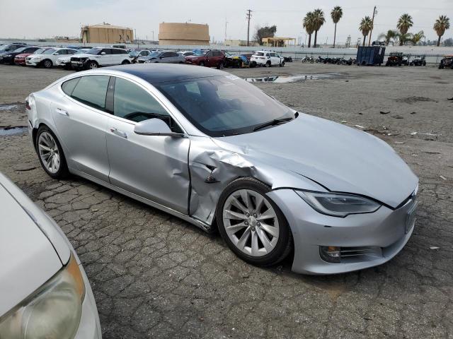 5YJSA1E22JF249392 - 2018 TESLA MODEL S Արծաթագույն լուսանկար 4