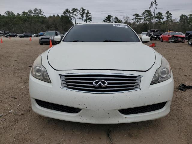 JNKCV64E88M121112 - 2008 INFINITI G37 BASE WHITE photo 5