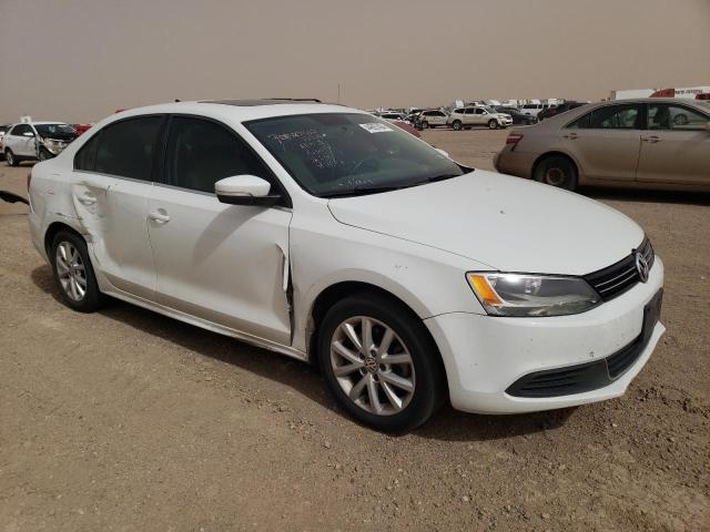 3VWD07AJ4EM437812 - 2014 VOLKSWAGEN JETTA SE WHITE photo 4