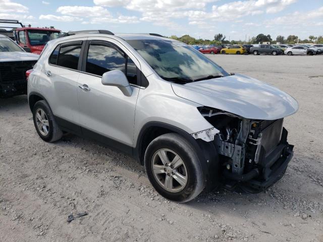 KL7CJPSB9KB723707 - 2019 CHEVROLET TRAX 1LT SILVER photo 4