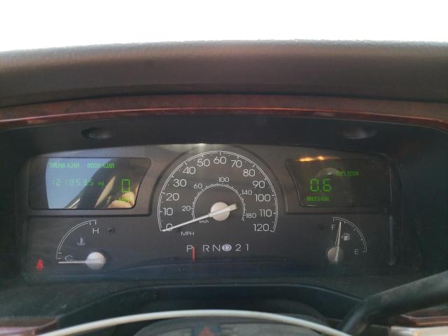 1LNHM81W13Y685054 - 2003 LINCOLN TOWN CAR EXECUTIVE SILVER photo 9