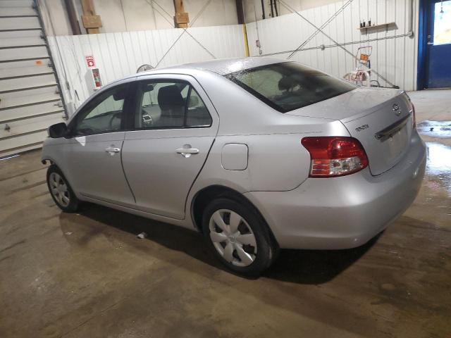 JTDBT923671063328 - 2007 TOYOTA YARIS SILVER photo 2