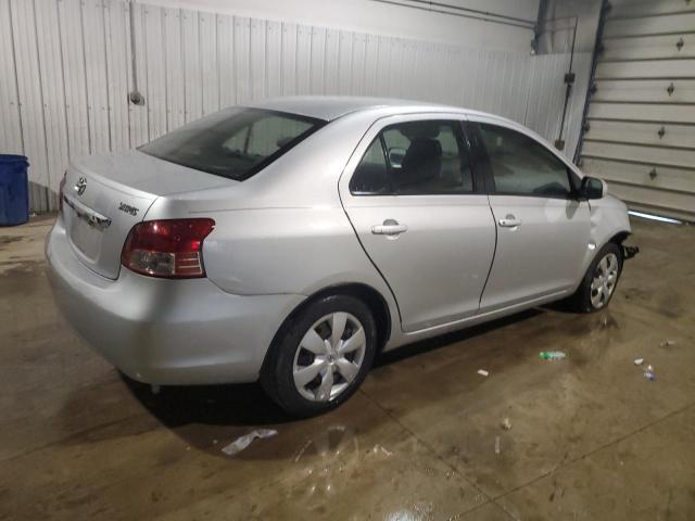 JTDBT923671063328 - 2007 TOYOTA YARIS SILVER photo 3