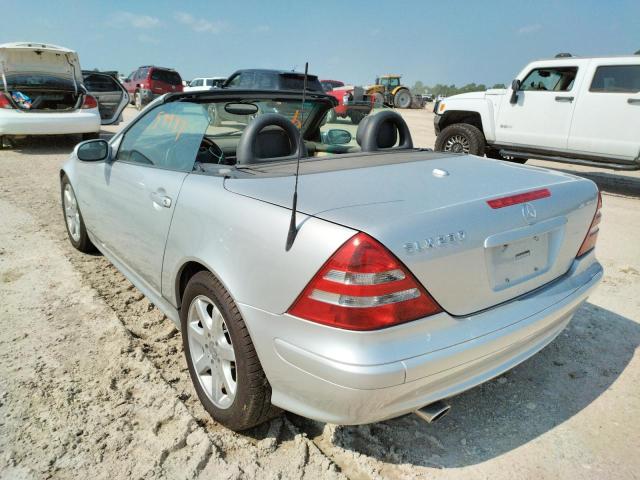 WDBKK49FX1F194664 - 2001 MERCEDES-BENZ SLK 230 KOMPRESSOR SILVER photo 3