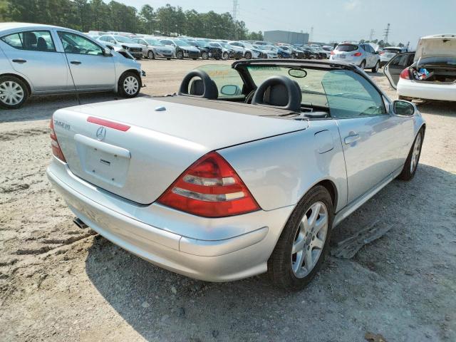 WDBKK49FX1F194664 - 2001 MERCEDES-BENZ SLK 230 KOMPRESSOR SILVER photo 4