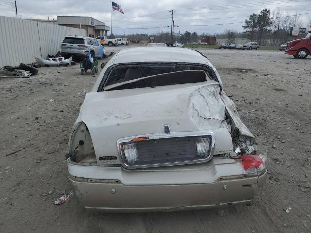 1LNHM83W64Y639833 - 2004 LINCOLN TOWN CAR ULTIMATE CREAM photo 6