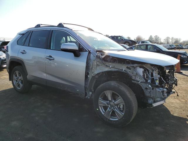 2T3P1RFV6RC413389 - 2024 TOYOTA RAV4 XLE SILVER photo 4