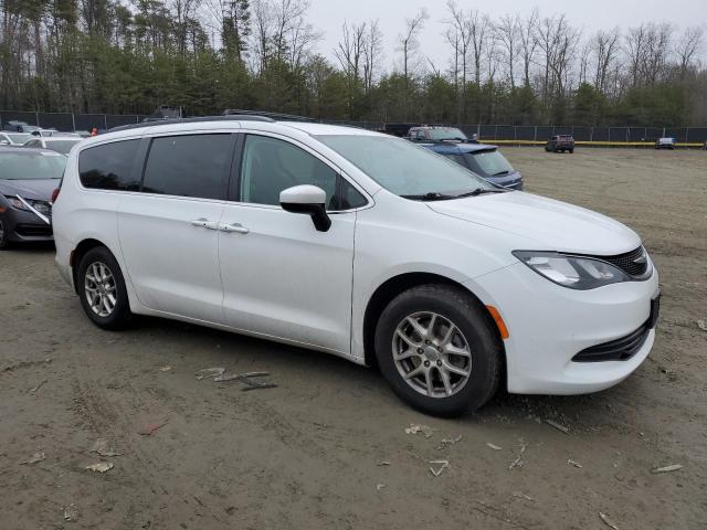 2C4RC1DG3LR156653 - 2020 CHRYSLER VOYAGER LXI WHITE photo 4