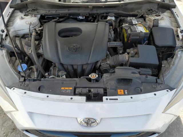 3MYDLBYV8JY332183 - 2018 TOYOTA YARIS IA WHITE photo 11