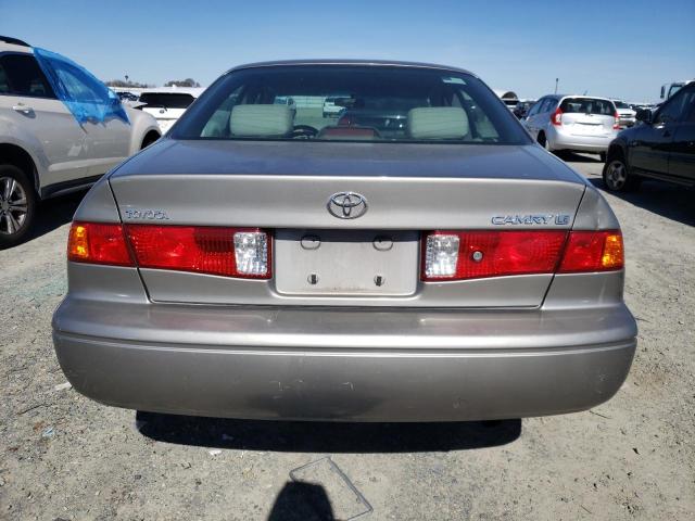 JT2BG22K5Y0482113 - 2000 TOYOTA CAMRY CE TAN photo 6