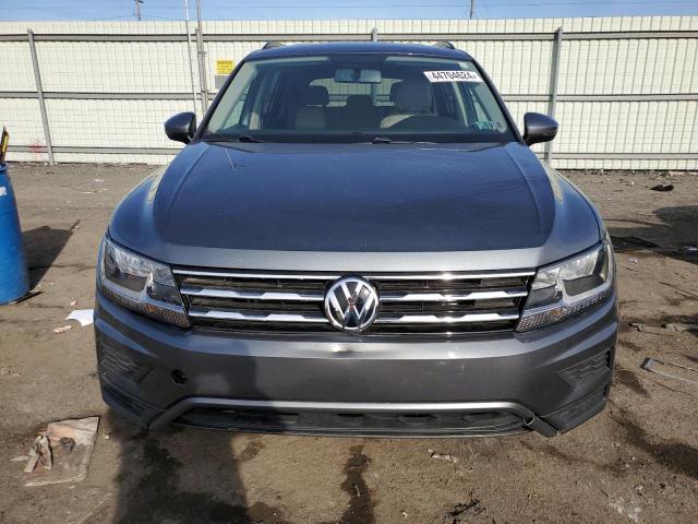 3VV0B7AX9JM091817 - 2018 VOLKSWAGEN TIGUAN S GRAY photo 5