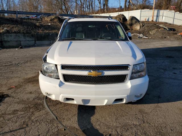 1GNSKJE75DR246226 - 2013 CHEVROLET SUBURBAN K1500 LT WHITE photo 5