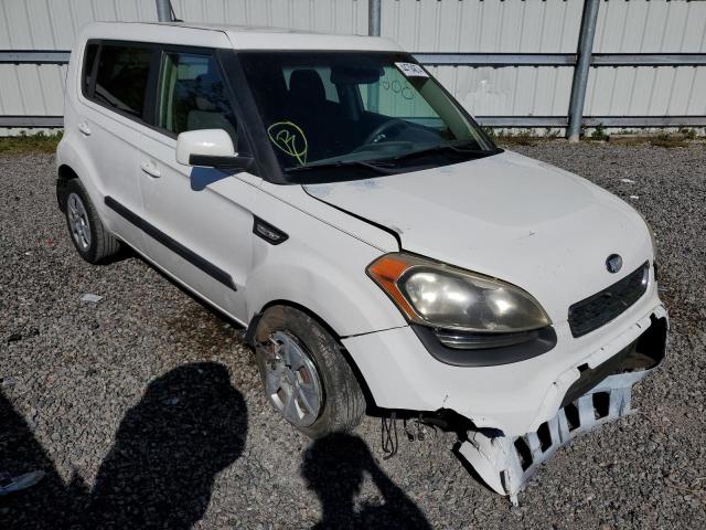 KNDJT2A58D7510904 - 2013 KIA SOUL WHITE photo 4