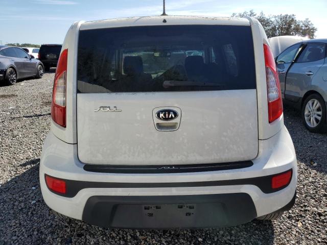 KNDJT2A58D7510904 - 2013 KIA SOUL WHITE photo 6