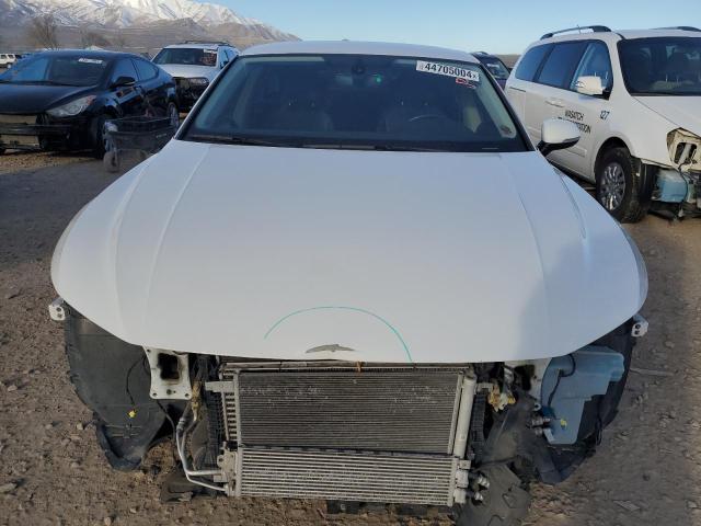 WVWBR7AN1KE000600 - 2019 VOLKSWAGEN ARTEON SE WHITE photo 5