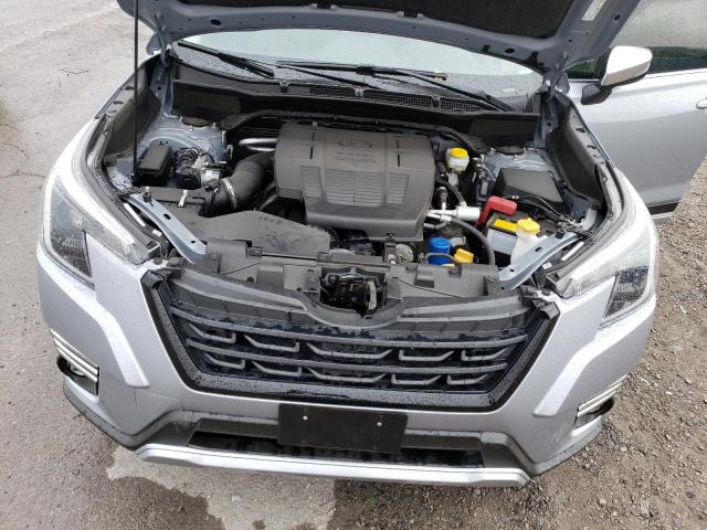 JF2SKARC7NH525332 - 2022 SUBARU FORESTER TOURING ვერცხლისფერი ფოტო 11