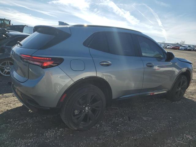 LRBFZNR48PD019867 - 2023 BUICK ENVISION ESSENCE Արծաթագույն լուսանկար 3