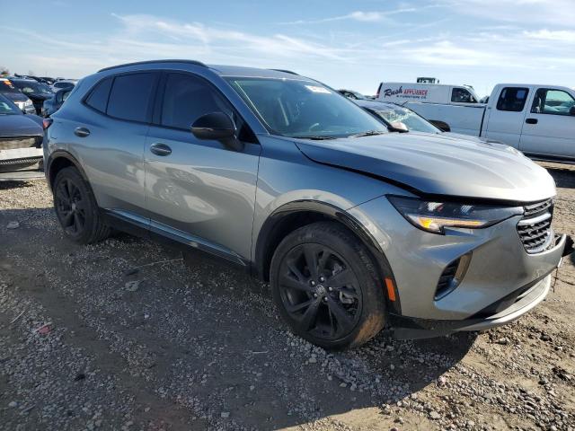 LRBFZNR48PD019867 - 2023 BUICK ENVISION ESSENCE Արծաթագույն լուսանկար 4