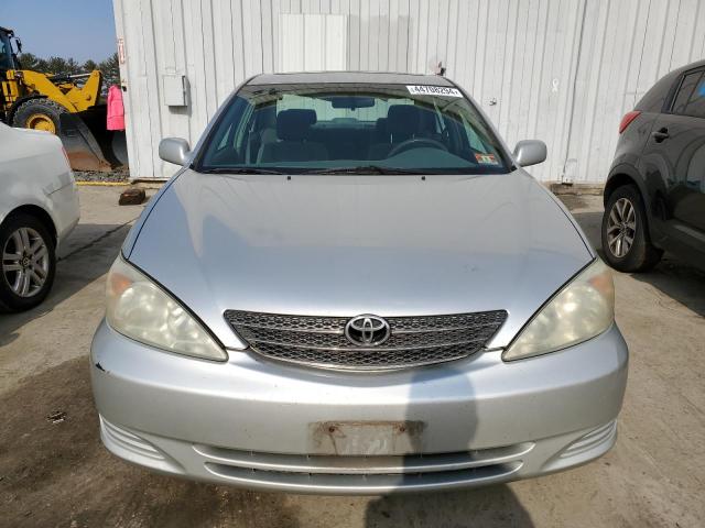 4T1BE32K94U883875 - 2004 TOYOTA CAMRY LE SILVER photo 5