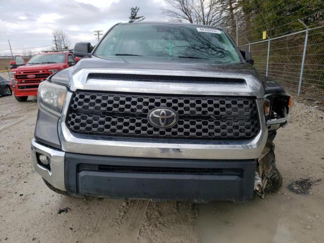 5TFDW5F12JX701712 - 2018 TOYOTA TUNDRA CREWMAX SR5 GRAY photo 5