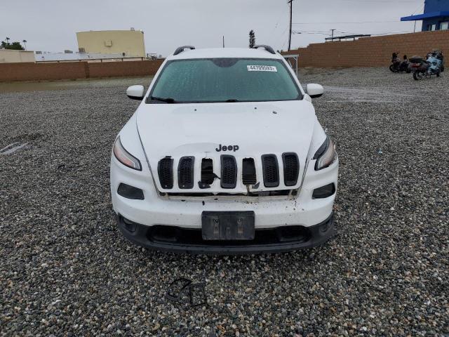 1C4PJLCB2JD560686 - 2018 JEEP CHEROKEE LATITUDE WHITE photo 5