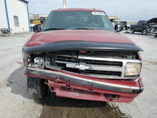 1GNDT13W8V2214901 - 1997 CHEVROLET BLAZER RED photo 5