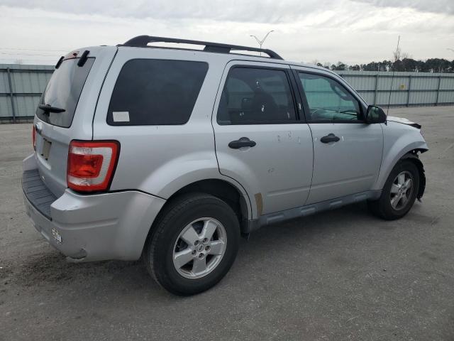 1FMCU0D76AKA78793 - 2010 FORD ESCAPE XLT SILVER photo 3