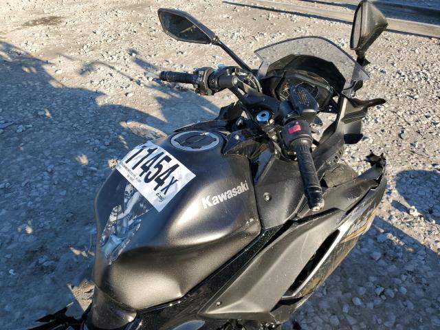 ML5EXER14PDA82695 - 2023 KAWASAKI EX650 R Қара фото 5