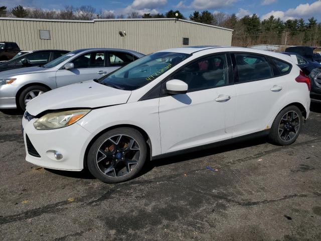 1FAHP3K29CL122069 - 2012 FORD FOCUS SE WHITE photo 1